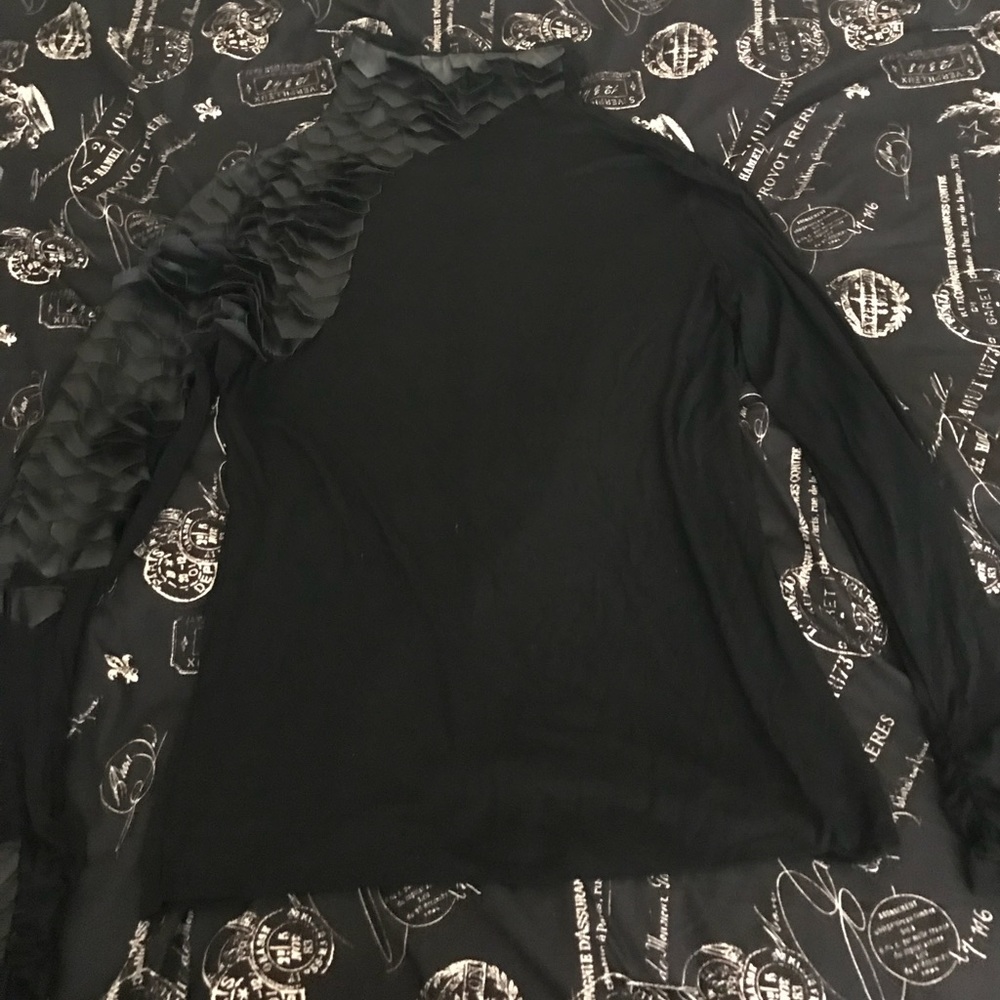 Unique Fashion Top (turtleneck)